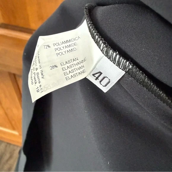 Chiara Boni Italy Black Geometric Top - Small - Picture 5 of 5